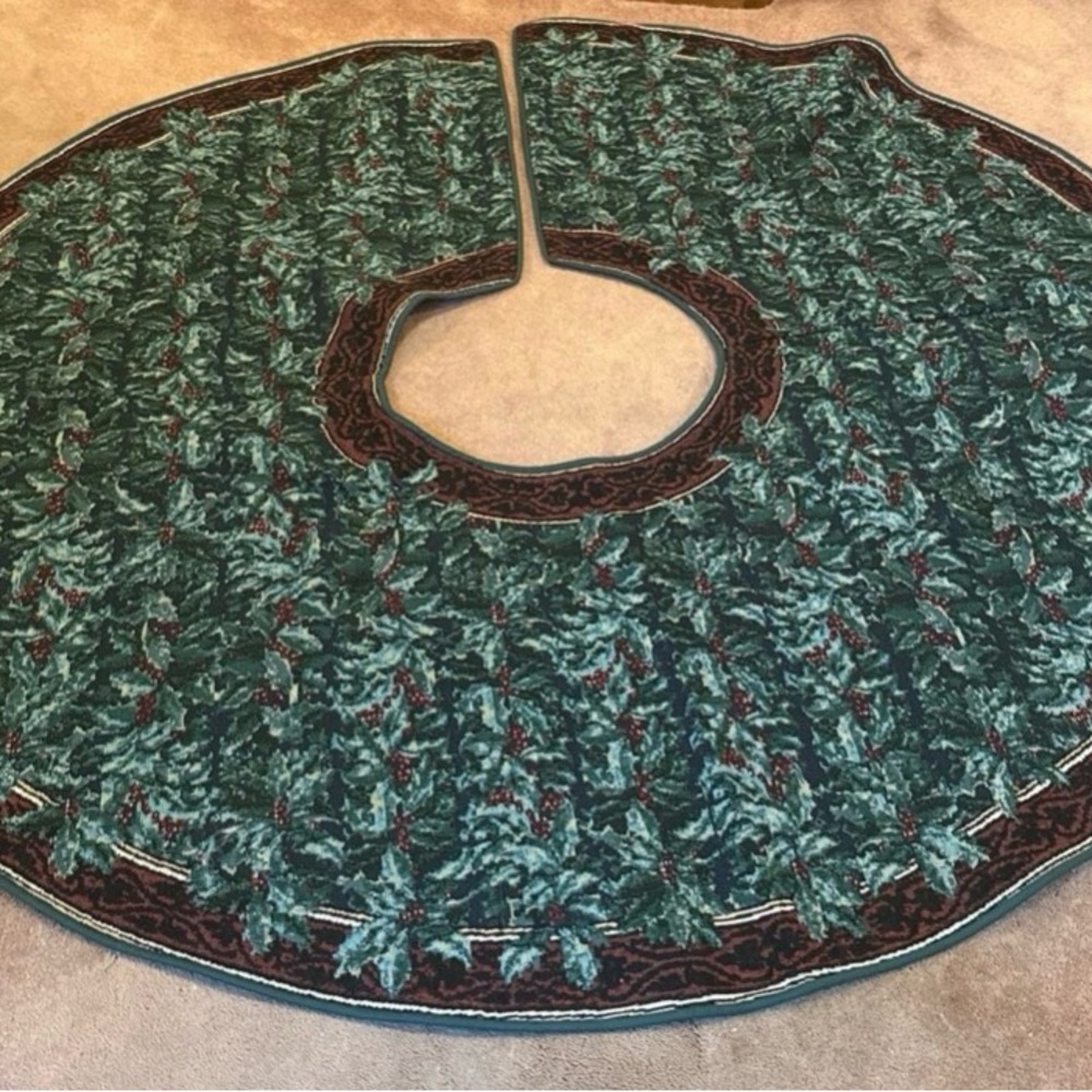 NWT Burgundy and green 44” vintage tapestry tree skirt vintage